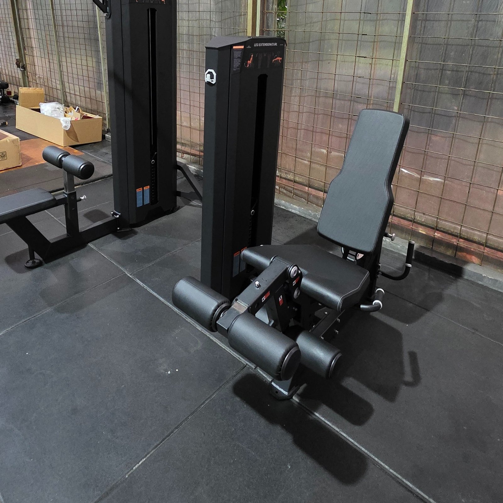 Arifin Strength Leg Extension/Prone Leg Curl